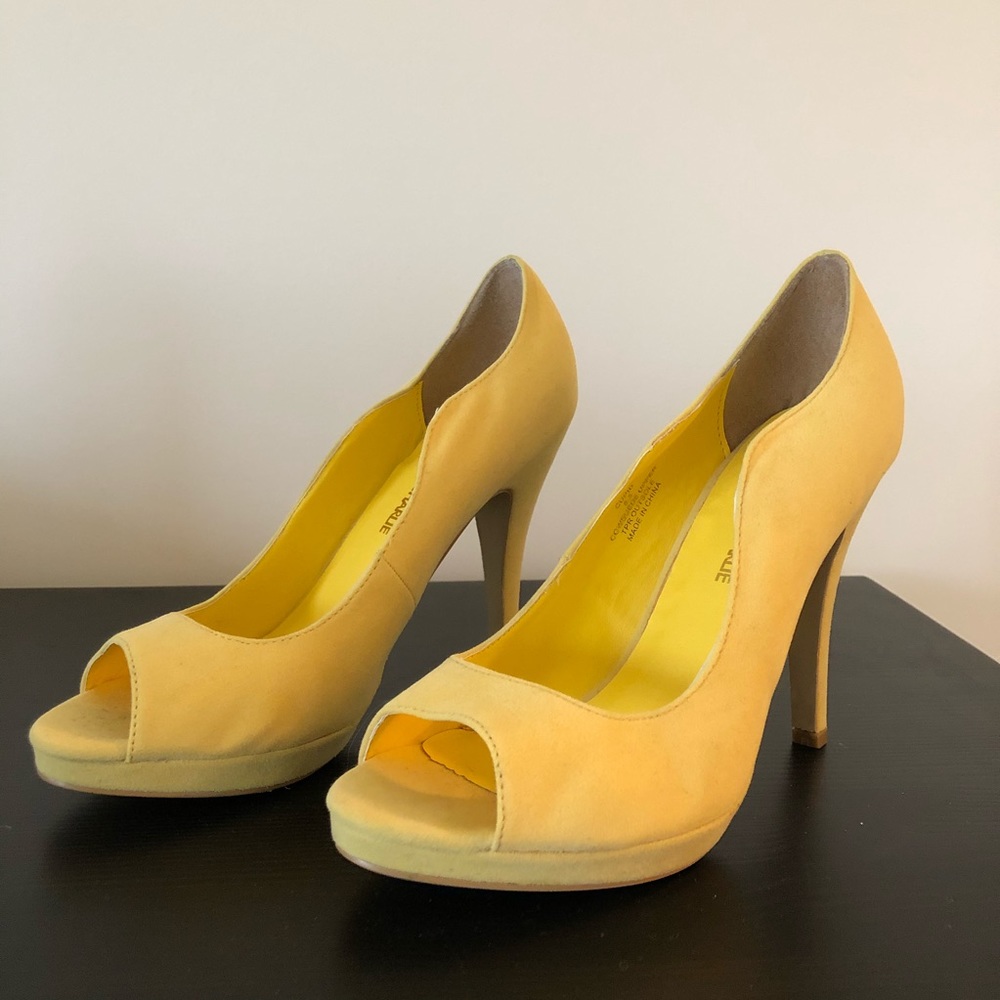 Charming Charlie Yellow Velvet Heels Size 8.5